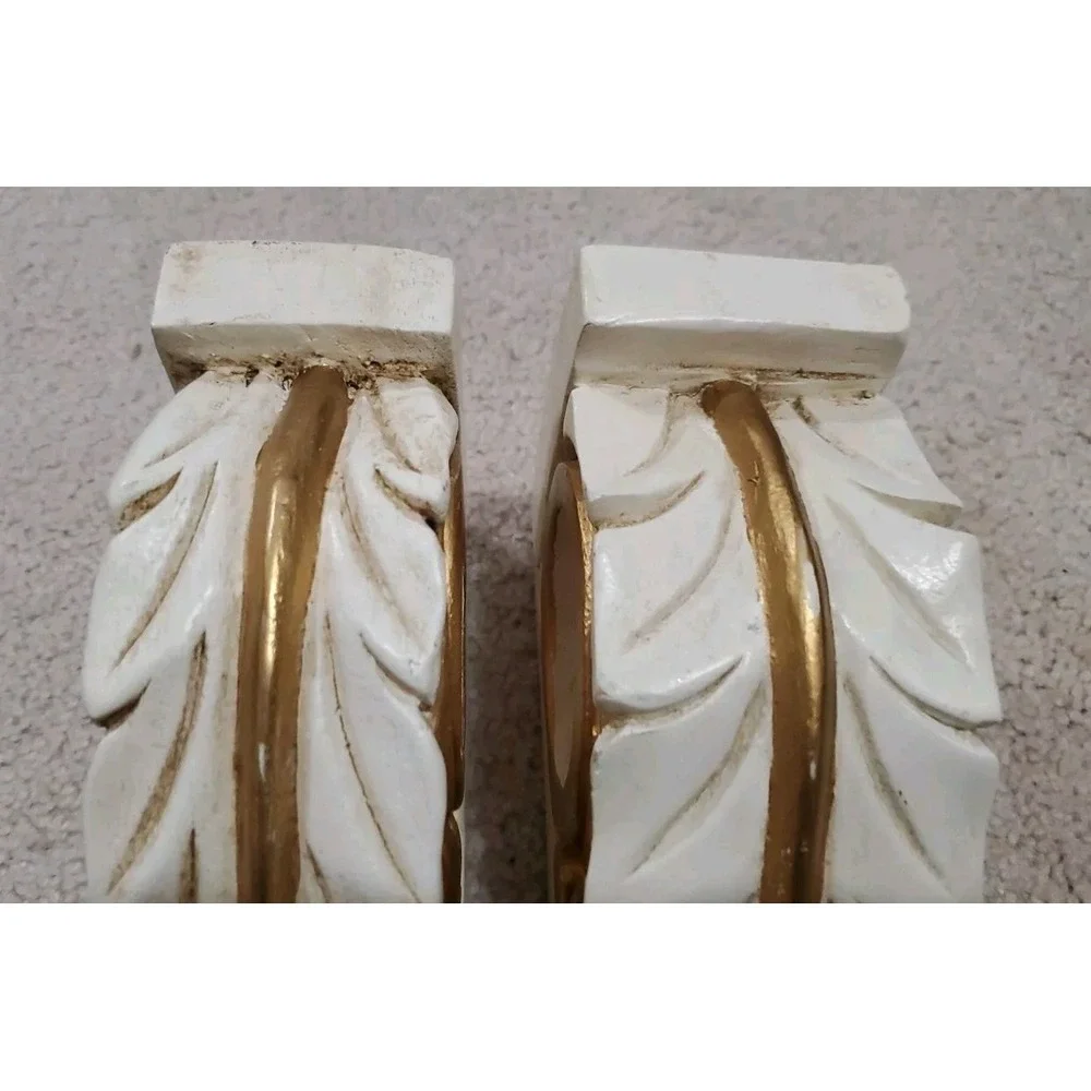 The Unbranded Brand vintage carved